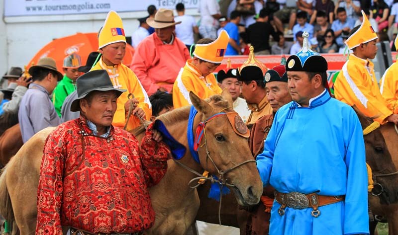 mongolia horse race 